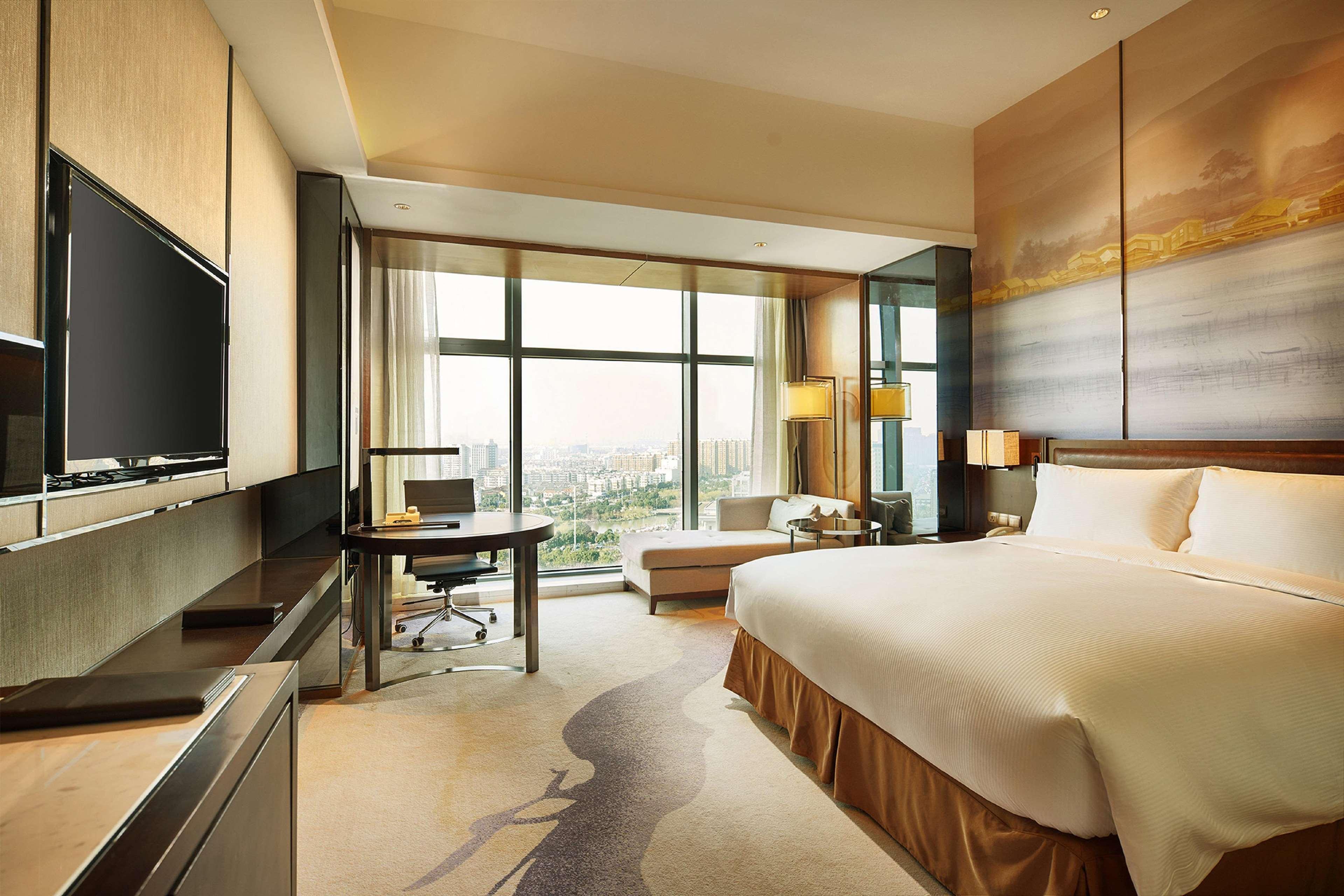 Doubletree By Hilton Ningbo Beilun Hotel Buitenkant foto